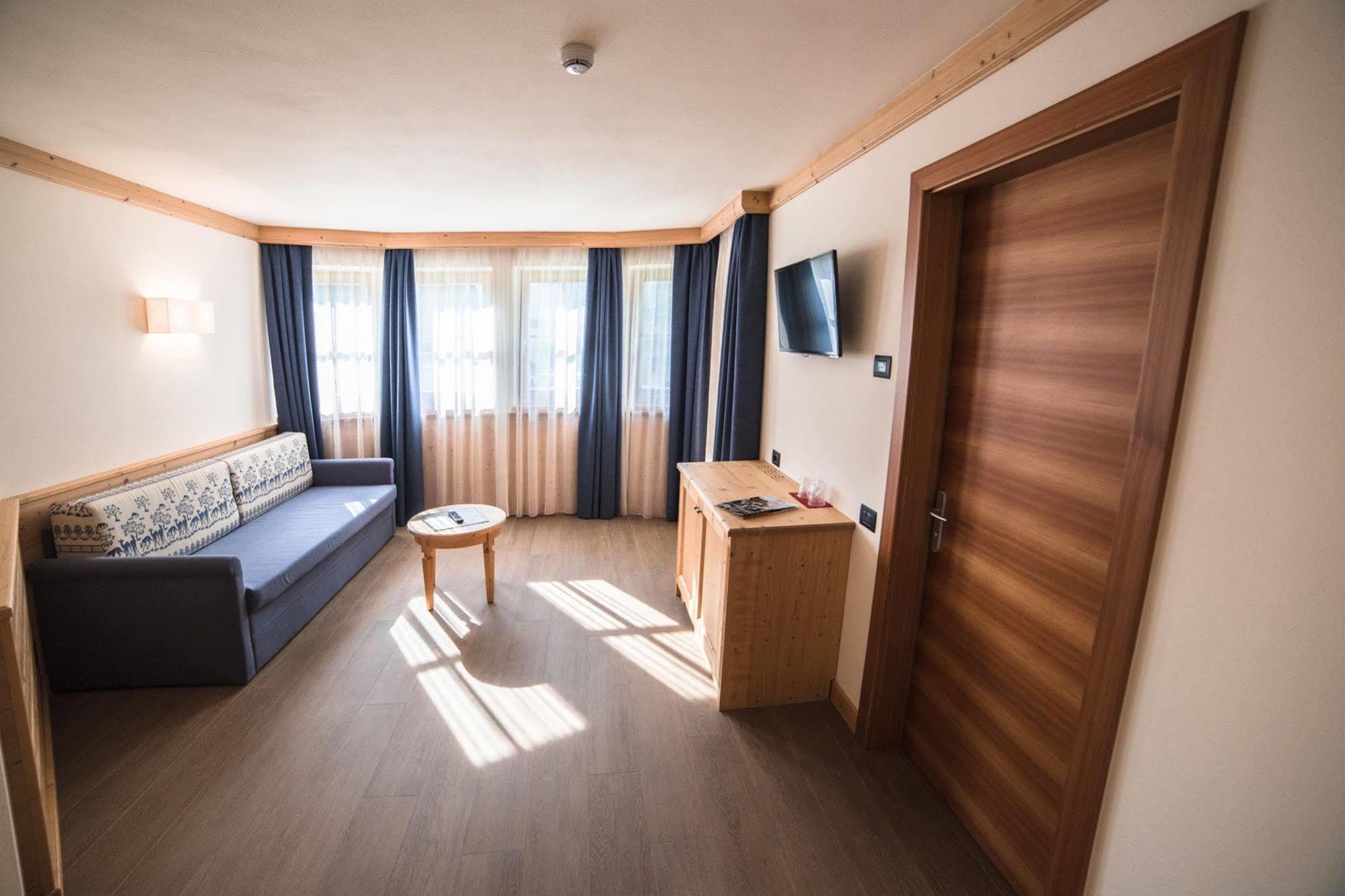 Hotel Garni Paradisi - Wellness & Spa Mezzano Eksteriør billede
