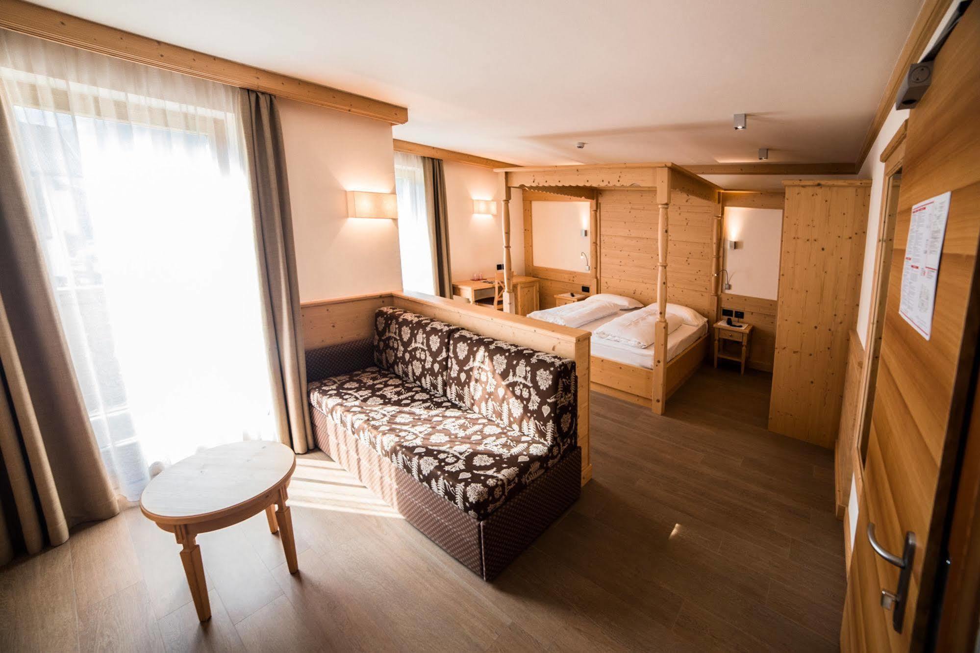 Hotel Garni Paradisi - Wellness & Spa Mezzano Eksteriør billede