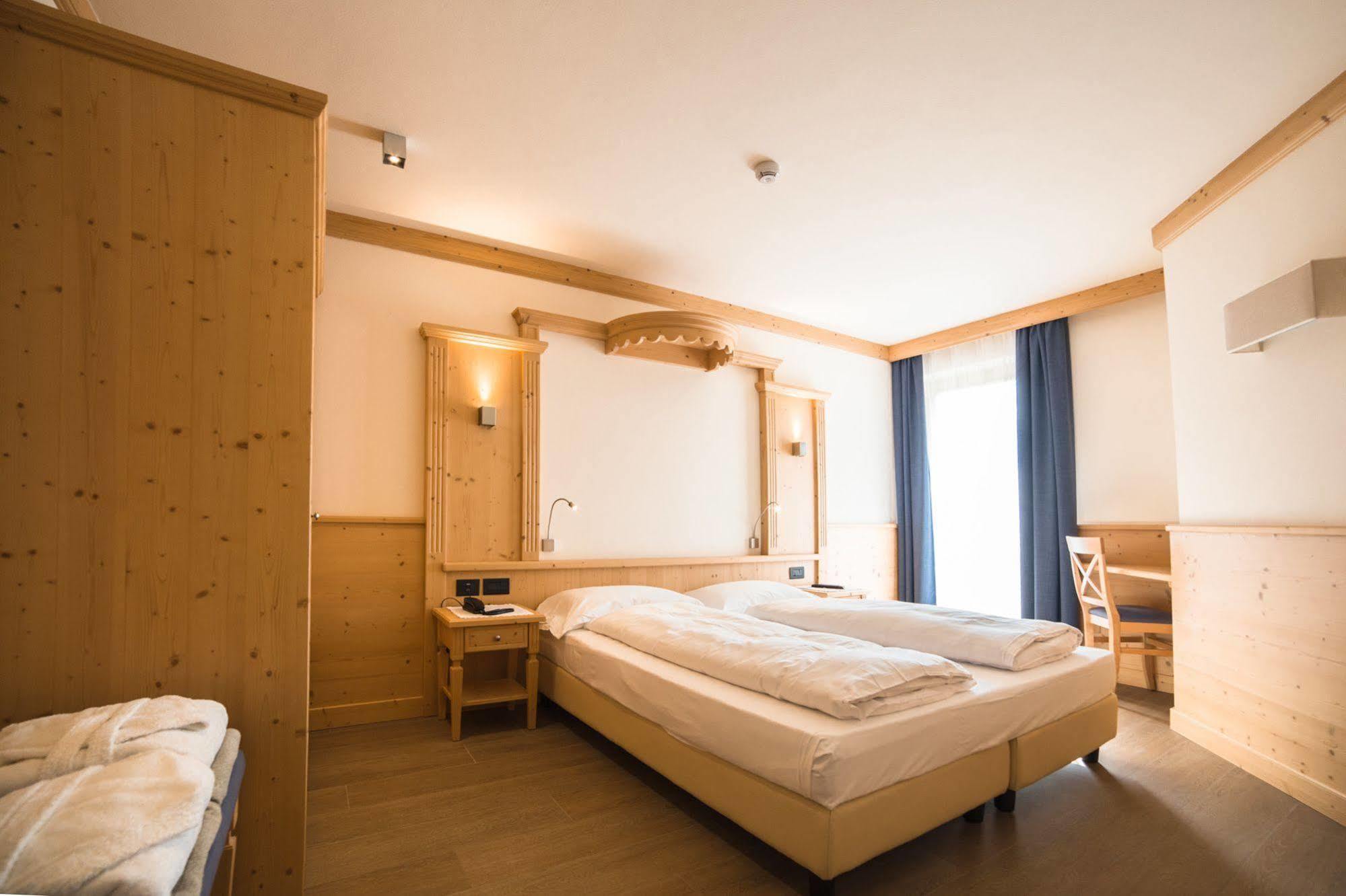 Hotel Garni Paradisi - Wellness & Spa Mezzano Eksteriør billede