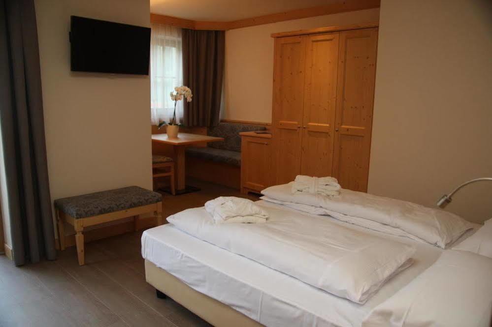 Hotel Garni Paradisi - Wellness & Spa Mezzano Eksteriør billede