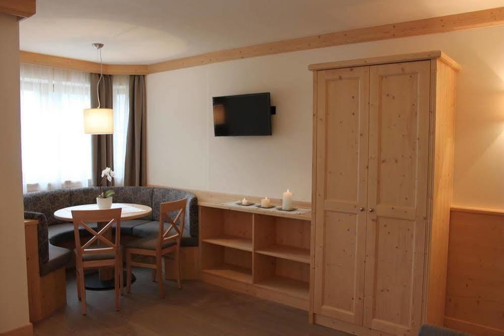 Hotel Garni Paradisi - Wellness & Spa Mezzano Eksteriør billede